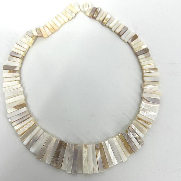 Vintage Mother of Pearl Bib Necklace 18" - Picture 3 of 7